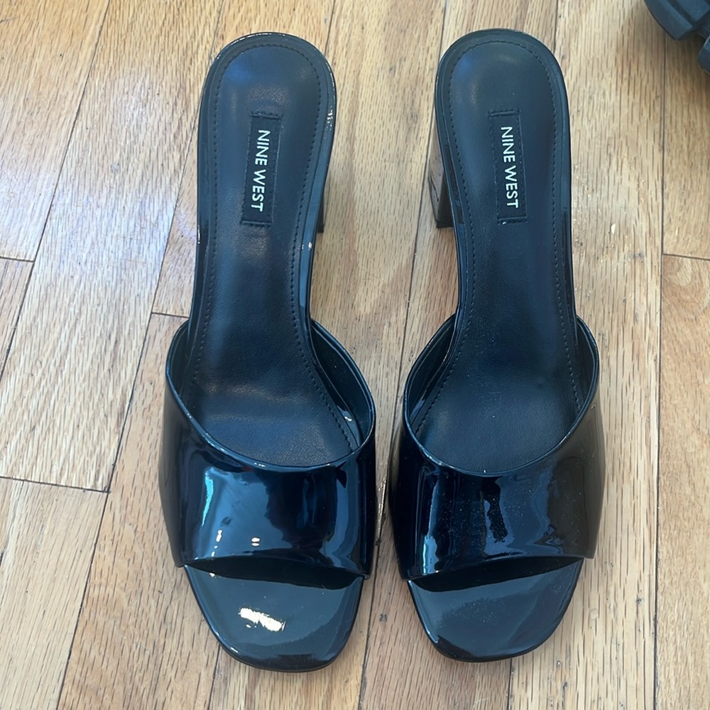 Trendy patent leather Nine West heels/mules